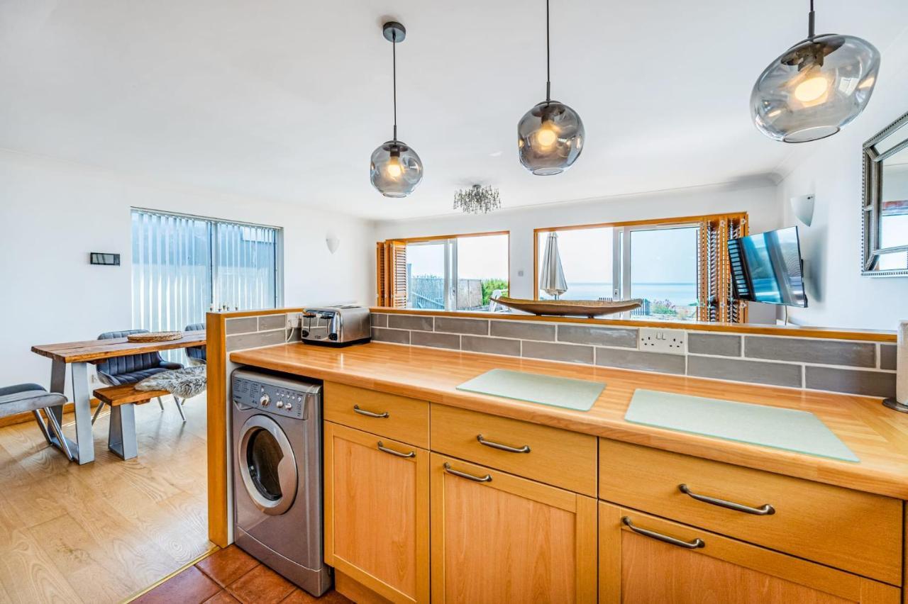 Pebble Paradise Beachfront Family Getaway Pevensey Exterior foto